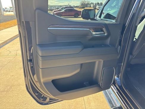 Used 2024 GMC Sierra 1500 SLT image 17