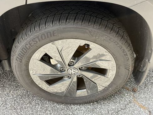 Certified 2025 Volkswagen Taos S FWD image 25