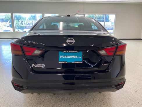 Used 2024 Nissan Altima 2.5 SV image 7