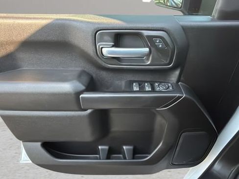 Used 2022 Chevrolet Silverado 2500 Custom w/ Custom Value Package AWD/4WD image 18