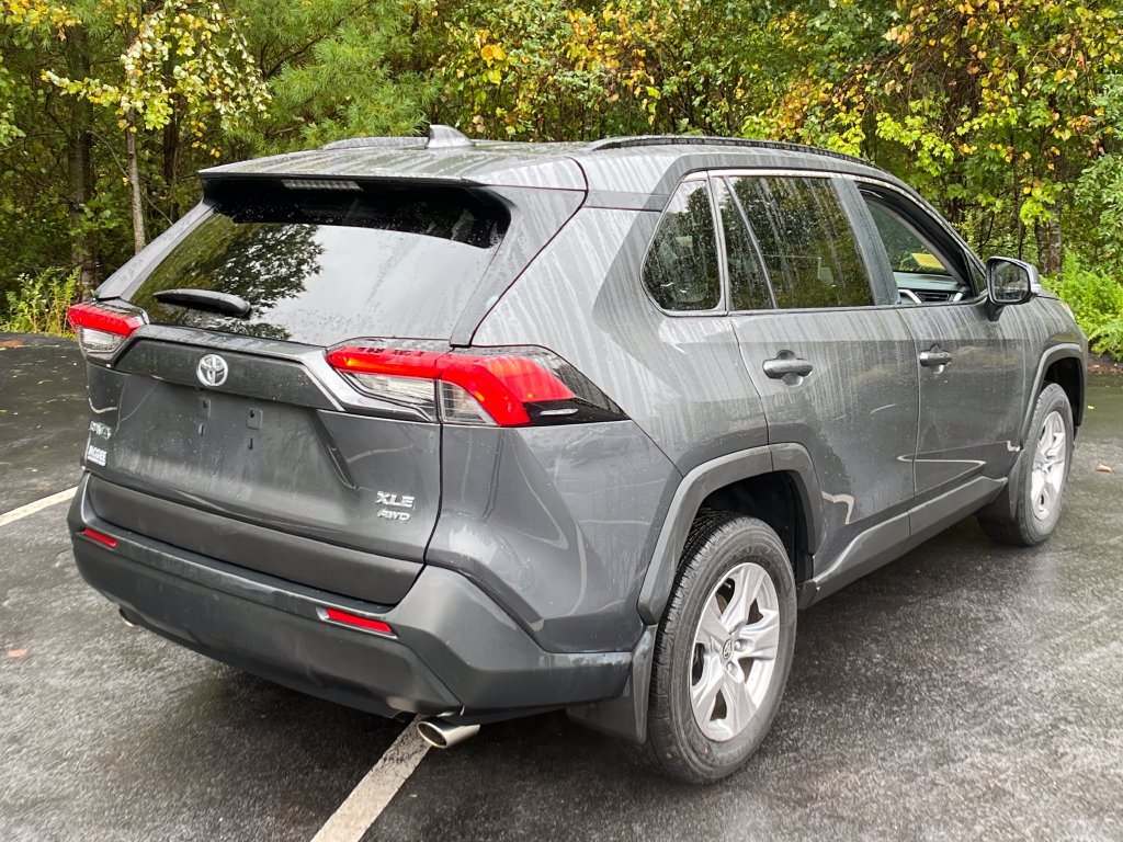 Certified 2022 Toyota RAV4 XLE w/ Convenience Package AWD/4WD image 5