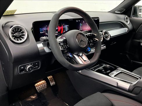 Used 2026 Mercedes-Benz GLB 35 AMG 4MATIC image 19