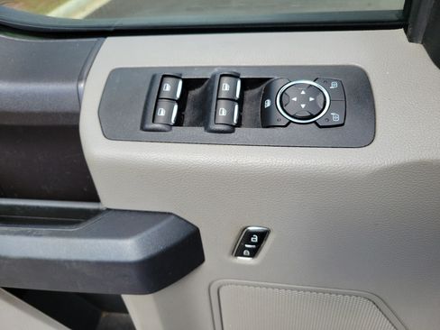 Used 2019 Ford F150 XL w/ Equipment Group 101A Mid AWD/4WD image 17