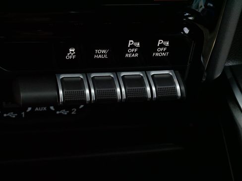 Used 2023 RAM 1500 Laramie AWD/4WD image 31