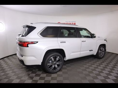Used 2025 Toyota Sequoia Capstone AWD/4WD image 13