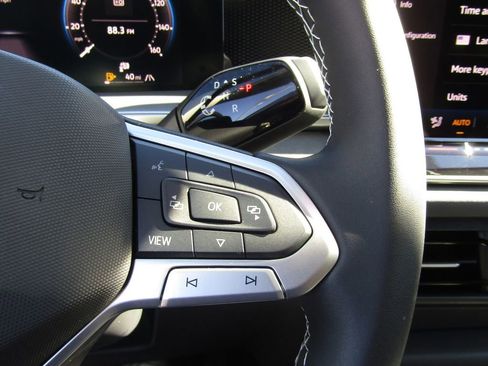 New 2025 Volkswagen Tiguan SE AWD/4WD image 26
