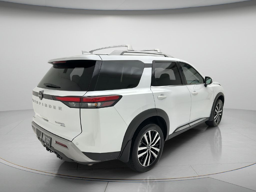 Used 2025 Nissan Pathfinder Platinum AWD/4WD image 5