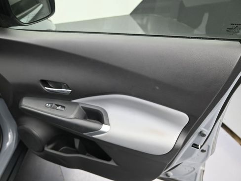 Used 2024 Nissan Kicks SR w/ SR Premium Package FWD image 8
