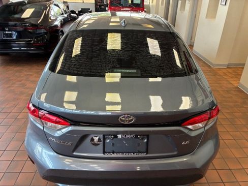 Used 2020 Toyota Corolla LE FWD image 11