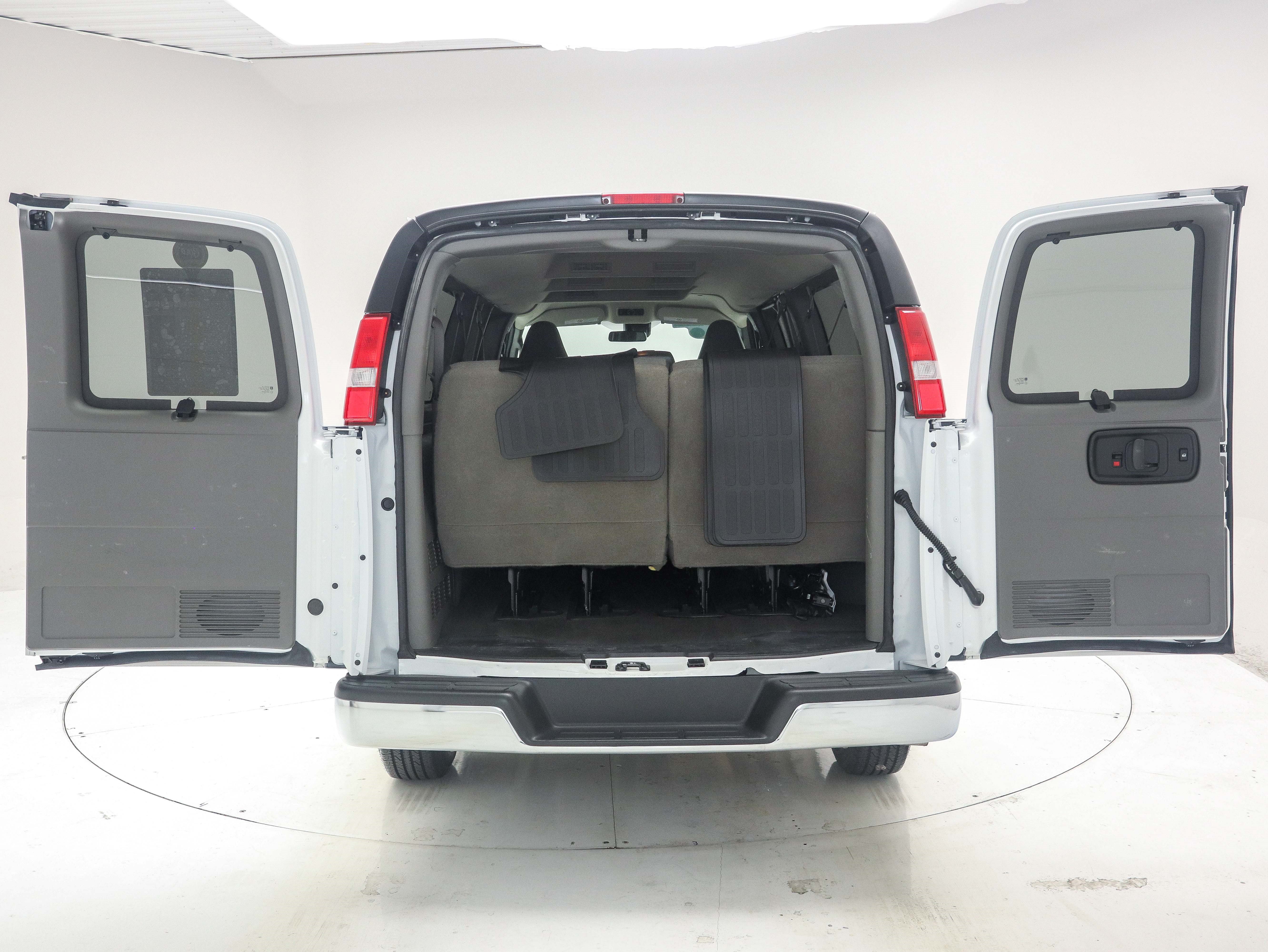 Used 2025 GMC Savana 3500 LT w/ LT Preferred Equipment Group RWD image 10