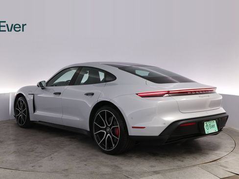 Used 2023 Porsche Taycan 4S w/ Premium Package AWD/4WD image 17