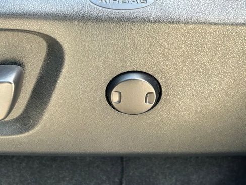 Used 2021 Toyota Tundra SR5 w/ SR5 Upgrade Package AWD/4WD image 27