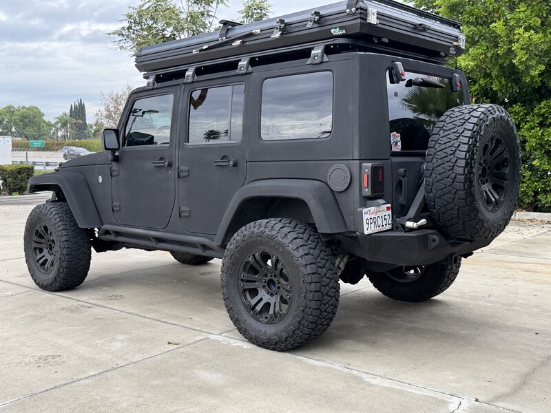 Used 2007 Jeep Wrangler Unlimited Sahara w/ Dual Top Group AWD/4WD image 3