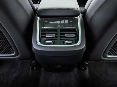 Certified 2023 Volvo XC60 B5 Ultimate w/ Climate Package FWD image 22
