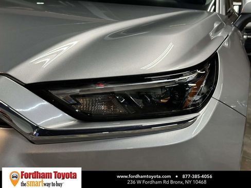 Used 2025 Toyota Grand Highlander AWD image 8