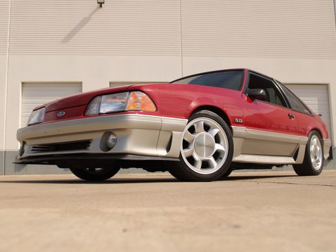 Used 1989 Ford Mustang GT RWD image 4
