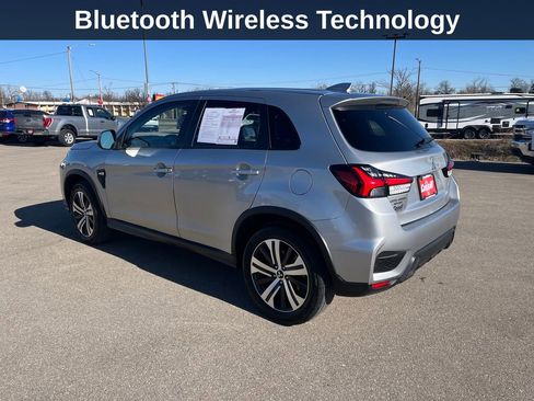 Used 2025 Mitsubishi Outlander Sport SE AWD/4WD image 3