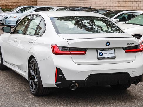 New 2026 BMW 330i Sedan w/ M Sport Package RWD image 4