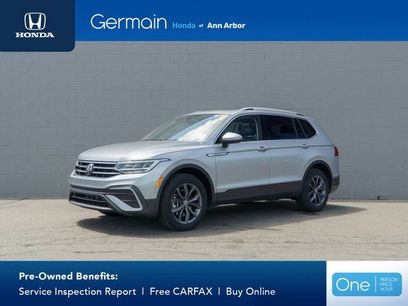 Used 2023 Volkswagen Tiguan SE w/ Panoramic Sunroof Package