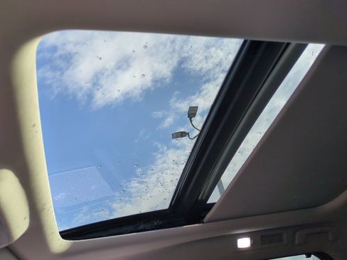 Used 2024 Nissan Pathfinder Platinum w/ Black Appearance Package image 20