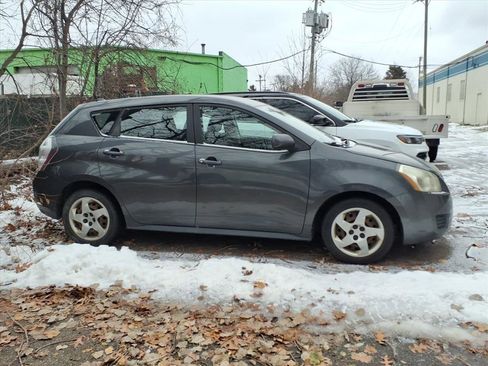 Used 2009 Pontiac Vibe w/ Preferred Package image 4