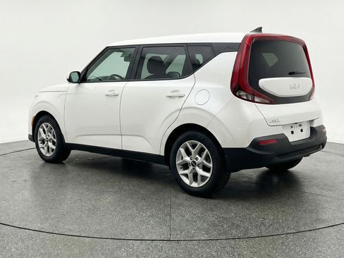 Used 2025 Kia Soul LX w/ LX Technology Package image 6