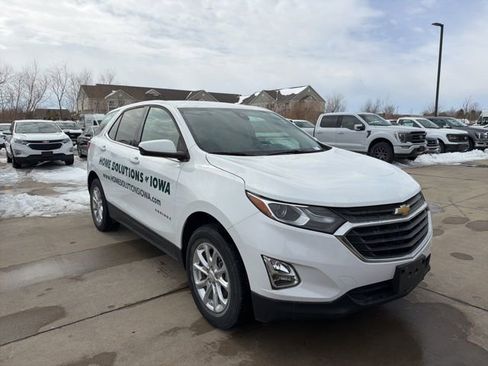Used 2020 Chevrolet Equinox LT image 2