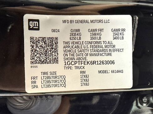 Used 2024 Chevrolet Colorado ZR2 w/ Technology Package AWD/4WD image 14