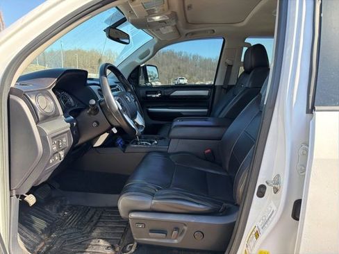 Used 2017 Toyota Tundra Platinum image 10