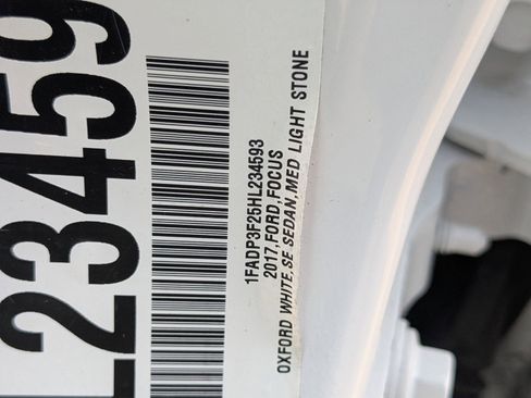 Used 2017 Ford Focus SE image 19