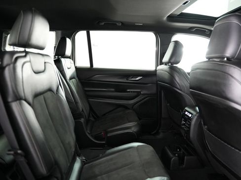 Used 2023 Jeep Grand Cherokee L Laredo AWD/4WD image 43