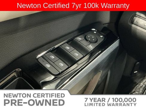 Used 2025 Nissan Pathfinder SL AWD/4WD image 41
