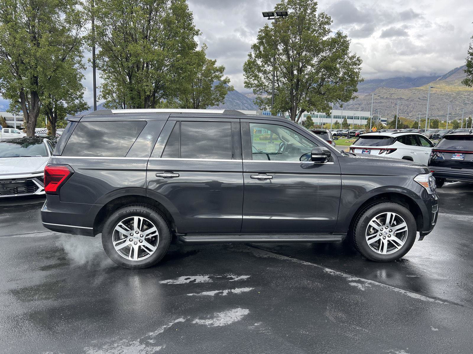 Used 2024 Ford Expedition Limited AWD/4WD image 13