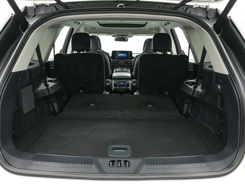 Used 2025 Lincoln Aviator Reserve w/ Luxury Package AWD/4WD image 24