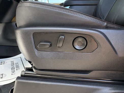 Used 2025 Chevrolet Silverado 1500 High Country w/ High Country Premium Package image 19