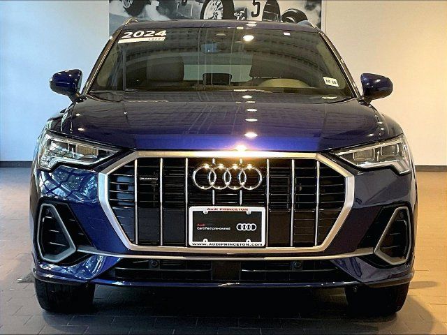 Used 2024 Audi Q3 2.0T Premium w/ Convenience Package AWD/4WD image 10