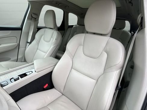 Used 2023 Volvo XC60 B5 Plus w/ Climate Package image 19