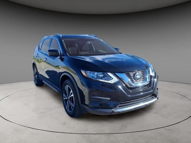 Used 2020 Nissan Rogue SV w/ Premium Package FWD image 4