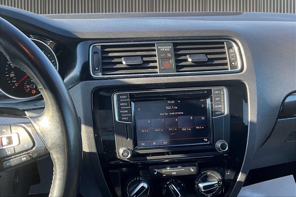 Used 2018 Volkswagen Jetta Sport FWD image 6