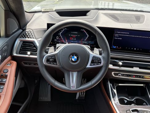 New 2027 BMW X7 xDrive40i w/ M Sport Package AWD/4WD image 17