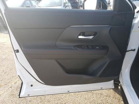 New 2026 Nissan Kicks SR w/ Cold Weather Package AWD/4WD image 12
