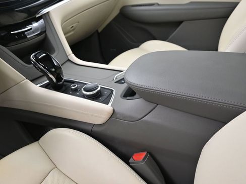 Used 2023 Cadillac XT6 Premium Luxury w/ Technology Package image 21