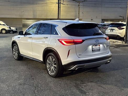 Certified 2025 INFINITI QX50 Pure image 3