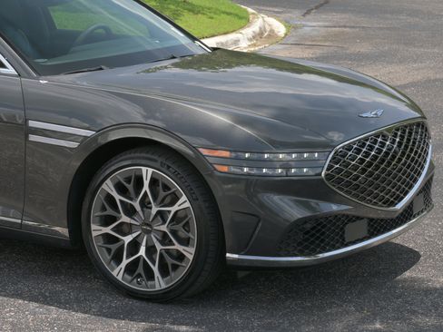 Used 2023 Genesis G90 3.5T AWD/4WD image 36