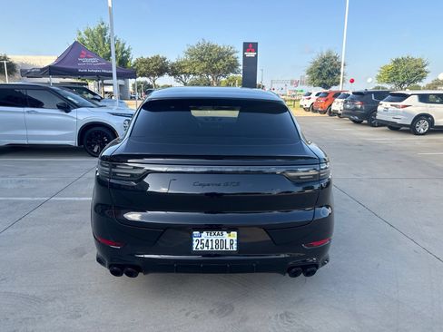 Used 2022 Porsche Cayenne GTS AWD/4WD image 4