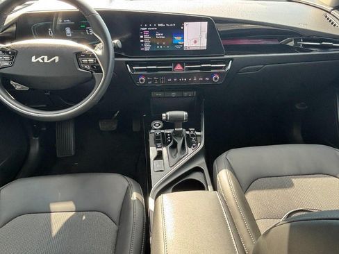 Used 2023 Kia Niro EX FWD image 12