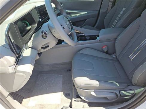 New 2026 Hyundai Elantra Hybrid FWD image 4