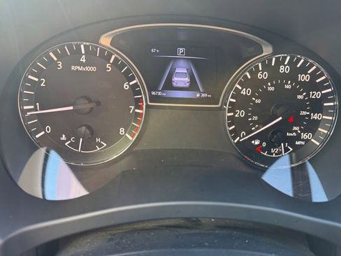 Used 2017 Nissan Altima 2.5 S w/ Interior Lighting Package FWD image 14