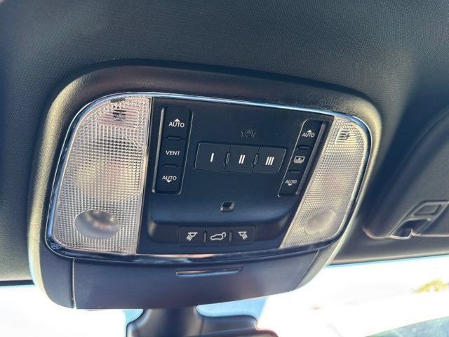 Used 2020 Jeep Grand Cherokee High Altitude AWD/4WD image 28