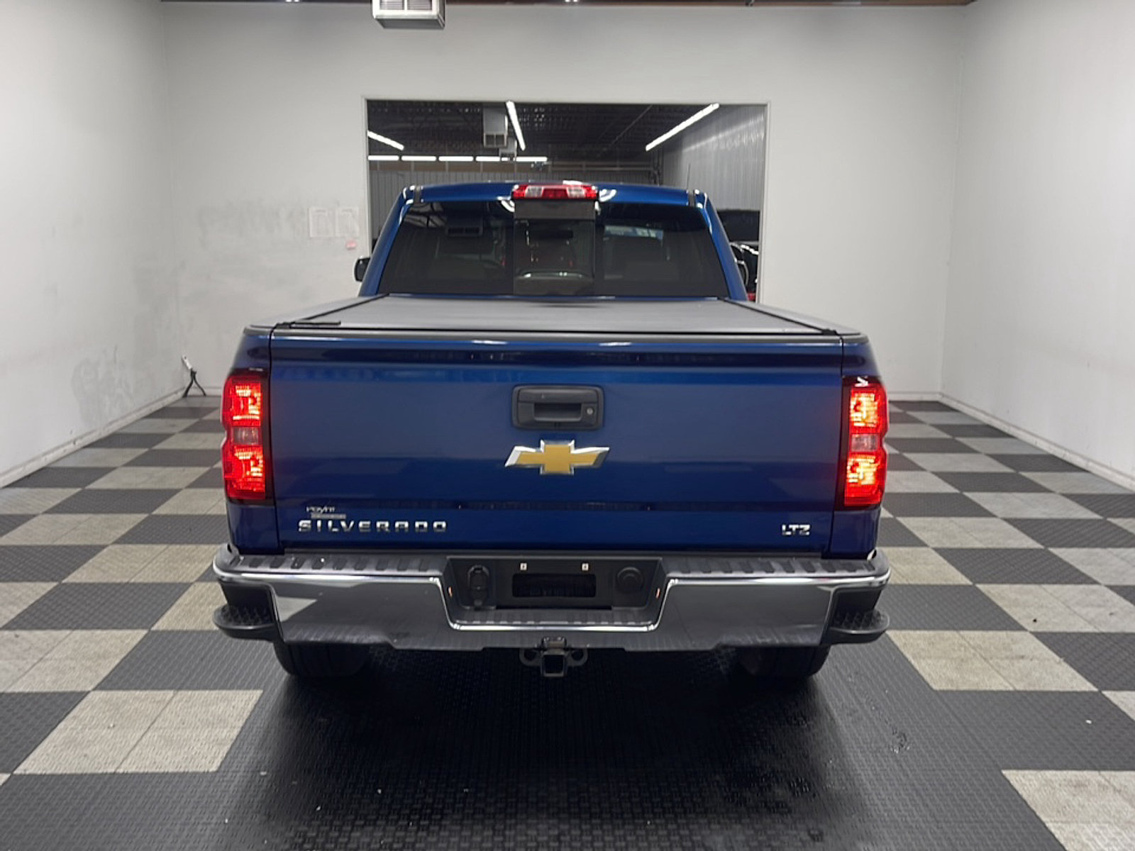 Used 2015 Chevrolet Silverado 1500 LTZ AWD/4WD image 16